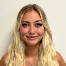 Evie Smith's Instagram, Twitter & Facebook