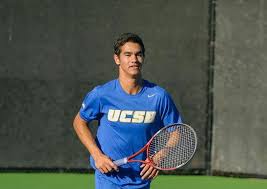 Gauchos Narrowly Edged by St. John's, 4-3