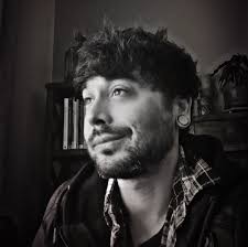 Does anyone struggle with aiming as certain heroes?