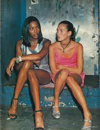 Kate moss, naomi campbell, and more '90s beauties are at the center of this glam n.y.c. Modelsquad Naomi Campbell Kate Moss For I D August 1994