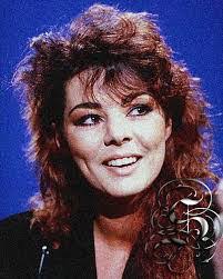 Sandra Singer's Instagram, Twitter & Facebook