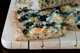 Fare la pizza in casa è semplice, non serve avere grandi macchinari, potete lavorare l'impasto della pizza anche a mano. Pizza In Teglia Ilaria Zizza