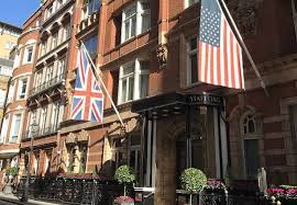 Caesar hotel ligt in het hart van londen, op 5 min. A Luxurious Stay At The Stafford Hotel London
