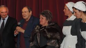 Consultez le programme des autres sports ! Quand Robert Hossein Rendait Visite A Sa Belle Famille De Saint Venant