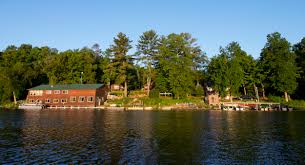 The accommodation is 12 km from the national fresh water fishing hall of fame and has free wifi throughout the property. Virgin Timber Resort Hayward