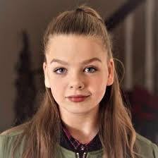 Robyn Fullerton's Instagram, Twitter & Facebook