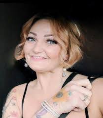 Tara Kay's Instagram, Twitter & Facebook