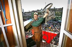 Für den warenkorb), andere helfen uns, unser angebot zu verbessern und ihnen ein besseres. Fasnet In Wernau Und Neuhausen Die Narren Narren Die Rathaus Chefs Esslingen Stuttgarter Nachrichten