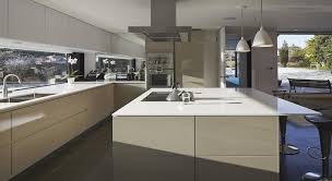 Chercher tous les produits, les producteurs et les revendeurs de cuisines sur mesure: Astuces Pour Acheter Une Cuisine Sur Mesure Pas Chere