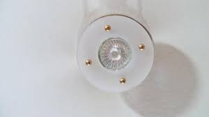 Welche lampen können sie an der decke , im fußboden und in der wand einlassen? 12 Volt Halogenstrahler Durch Led Strahler Ersetzen Anleitung Diybook De