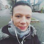 Danielle Schelling's Instagram, Twitter & Facebook