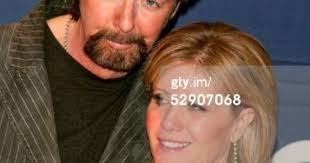 Janine Dunn's Instagram, Twitter & Facebook