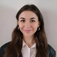 Je suis ravie de vous annoncer que j'ai démarré un nouveau stage chez  Hermès Parfum & Beauté en tant qu'Assistante Cheffe de Projet Média et  Planning Stratégique pour les régions Europe et… |