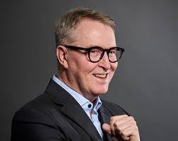 Justin Tomlinson's Instagram, Twitter & Facebook