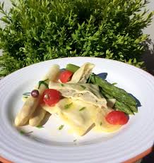 Maultaschen Von Hecht Und Saibling In Salbei Zitronenbutter Maultaschen Rezept Spargel Lebensmittel Essen