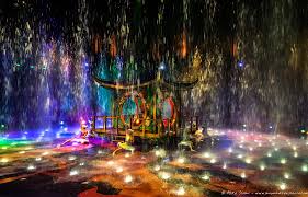 String synths paint an electric sunset on the horizon and a slow dance continues into the alien night. Dragone S House Of Dancing Water Vs Cirque Du Solei S Zaia By Renee M Wingfield Linkedin