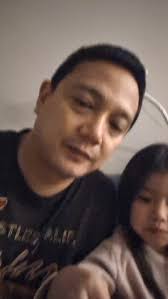 Late night snack session with Sam! 🌙 Enjoying some delicious garlic chips  and nuts