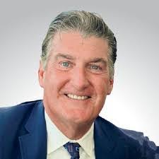 Arthur Combs's Instagram, Twitter & Facebook