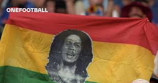 Alle weiteren details sind auf dem trikot vorhanden. Eine Hommage An Bob Marley So Rastafari Ist Das Neue Ajax Trikot Onefootball