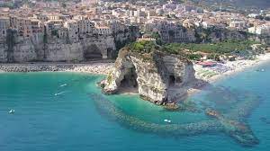 Calabria, regione, southern italy, composed of the province of catanzaro, cosenza, crotone sometimes referred to as the toe of the italian boot, calabria is a peninsula of irregular shape. What Are The Five Places You Must See In Calabria Viajando Para A Calabria