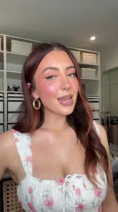 On repeat 🔁 #grwm #makeup #dailyvlog #makeuptransition #glowymakeup