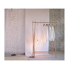 Portant Vetement Design En Bois Tra Ra Un Portant Vetement Original Et Minimaliste Porte Habits Rangement Vetement Decoration Interieure Chambre
