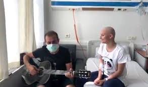 Haluk Levent Losemili Ebru Celen Ile Duet Yapti Vacuums Vacuum Cleaner Roomba