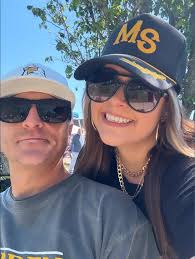 Hey guys, I'm Ingrid Rinck, mom of three and creator of @sensiblemeals.  I've started four other successful businesses focused around fitness,  health, and general wellbeing. As a successful entrepreneur or mompreneur,  as