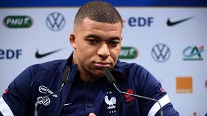 Giroud remains an integral part of deschamps' team but the french boss has reportedly moved to the issue between giroud and mbappe isn't the only internal squabble currently simmering in the. Blazgnrbf6v1wm