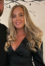 Hola! Estoy buscando un apartamento para el próximo semestre (a partir de  septiembre). (Yo estudiar veterinaria en CEU) 1-2 dormitorios con balcón.  ¡Estoy muy limpio y cuidaré bien de tu apartamento! 😊