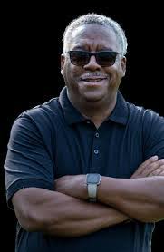 Barry Crozier's Instagram, Twitter & Facebook