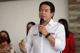 Asimismo, delgado compartió un video en el que se observa la detención que denunció. Dyry2i Pzsxvm