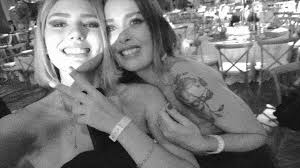 Make Up Cinthia Mendina Prates profilis