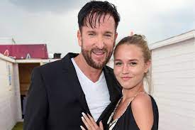 Wir sind ein glücklich verheiratetes ehepaar. Michael Wendler Er Hat Laura Muller Geheiratet Gala De