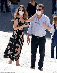 Upon his return home, the parents of four made a joint (and odd) statement together, holding up a sign. Dominic West Shares Thoughts On Cheating Before Wife Forgives Him For Lily James Pda Fest Australiannewsreview