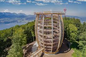 There are not so many attractions in the city, but one can walk along the promenades. Baumwipfelpfad Salzkammergut Baumwipfelpfad Gmunden Grunberg
