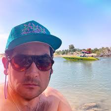 Austin Leonard's Instagram, Twitter & Facebook