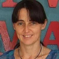 Lesley Barnes's Instagram, Twitter & Facebook