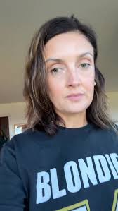 What should I do??? I think I like yellow best, but I’d like your opinion!  , Have a great day! , #crystallowart #flowermirror #newart #mirrors  #mirrordecor #decoratedmirror #daisy #daisies ...