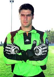 Ο Παναγιώτης Διλμπέρης, του οποίου το όνομα ακούγεται πολυ έντονα για να αναλάβει την τεχνική ηγεσία του ΗΡΑΚΛΗ, γεννήθηκε στις 28 Σεπτεμβρίου του 1974 και αγωνίστηκε στην ομάδα μας ως τερματοφύλακας, από