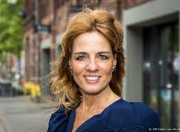 Sinds 2018 is warringa te zien in het persiflageprogramma de tv kantine, ze persifleerde onder andere ilse delange en heleen van royen. Luizenmoeder Film About Primary School De Klimop In Cinemas At The End Of July Netherlands News Live