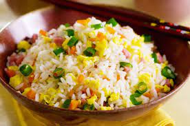 Limpe a vagem (retire os fiapinhos)corte bem fininha, reserve.corte a cenoura em quadradinhos pequenininhos, reserve. Arroz Chines Blog Da Celia Rossetti