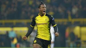 The belgian international striker was among those. Bvb Ruckkehr Vom Tisch Batshuayi Per Leihe Von Chelsea Zu Valencia Transfermarkt