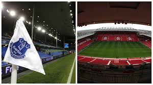 Der goodison park im englischen liverpool ist das fußballstadion, in dem der fc everton seine heimspiele austrägt. Liverpool And Everton Fans Let Back Into Stadiums For Final Home Games Itv News Granada