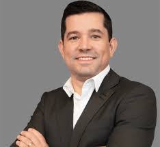 Bill Chitty's Instagram, Twitter & Facebook