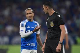 📈 Matheus Pereira stars as Cruzeiro soar past G-12 with less possession -  Yahoo Sports