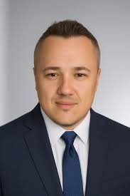 EV9 vs Toyota Grand Highlander hybrid for family?