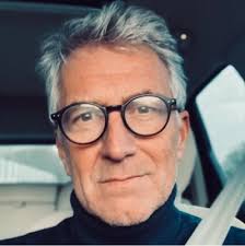 Here's to a bright and successful 2025! Thank you to our H.Eroes & partners  for being part of our journey. Together, we make it transpossible! Happy  New Year!