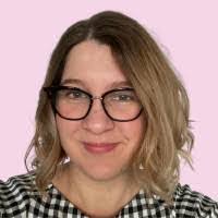 Amanda Wyse's Instagram, Twitter & Facebook