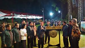 The spi is that society of the plastics industry sets standard for plastics industry in the united states that identifies the cosmetic quality of plastics, upmold uses the spi standard to define finish of plastic. Konaspi Di Unp Universitas Pendidikan Ganesha